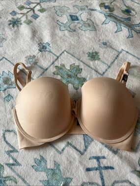 VS Strapless Push-Up Bra